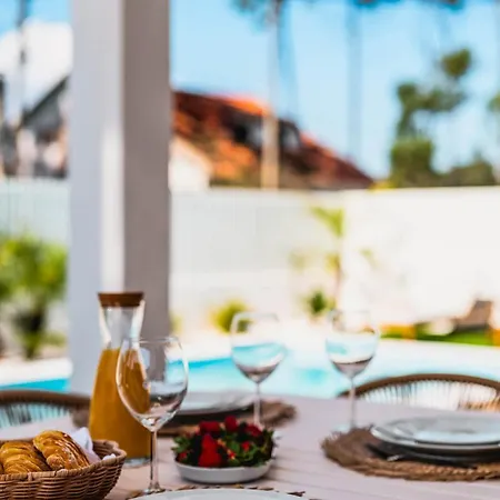 Oceanbreeze Aroeira - Optional Heated Pool - 5 Min Away Villa *