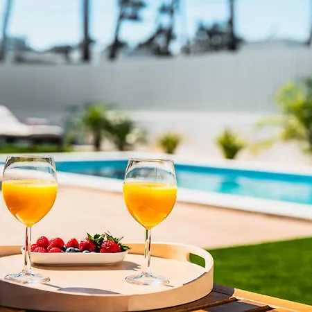 Oceanbreeze Aroeira - Optional Heated Pool - 5 Min Away *