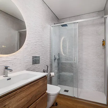 Villa Oceanbreeze Aroeira - Optional Heated Pool - 5 Min Away